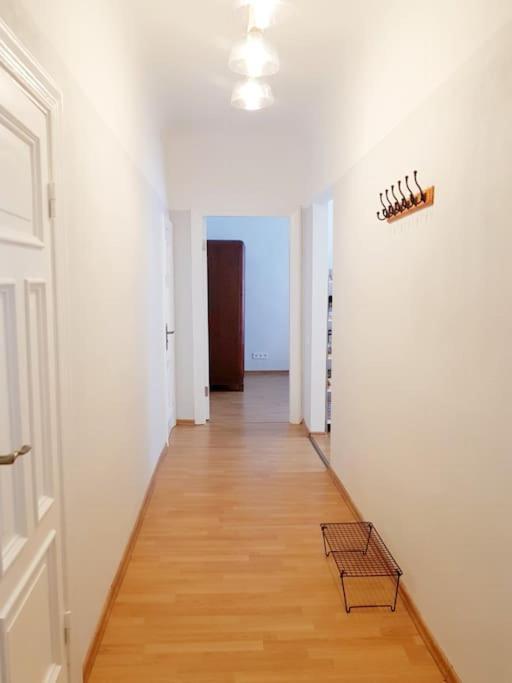 Bright Spacious With Street Parking *